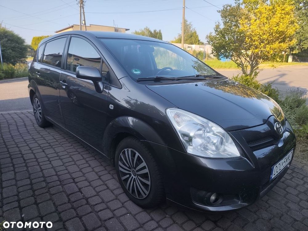 Toyota Corolla Verso - 1
