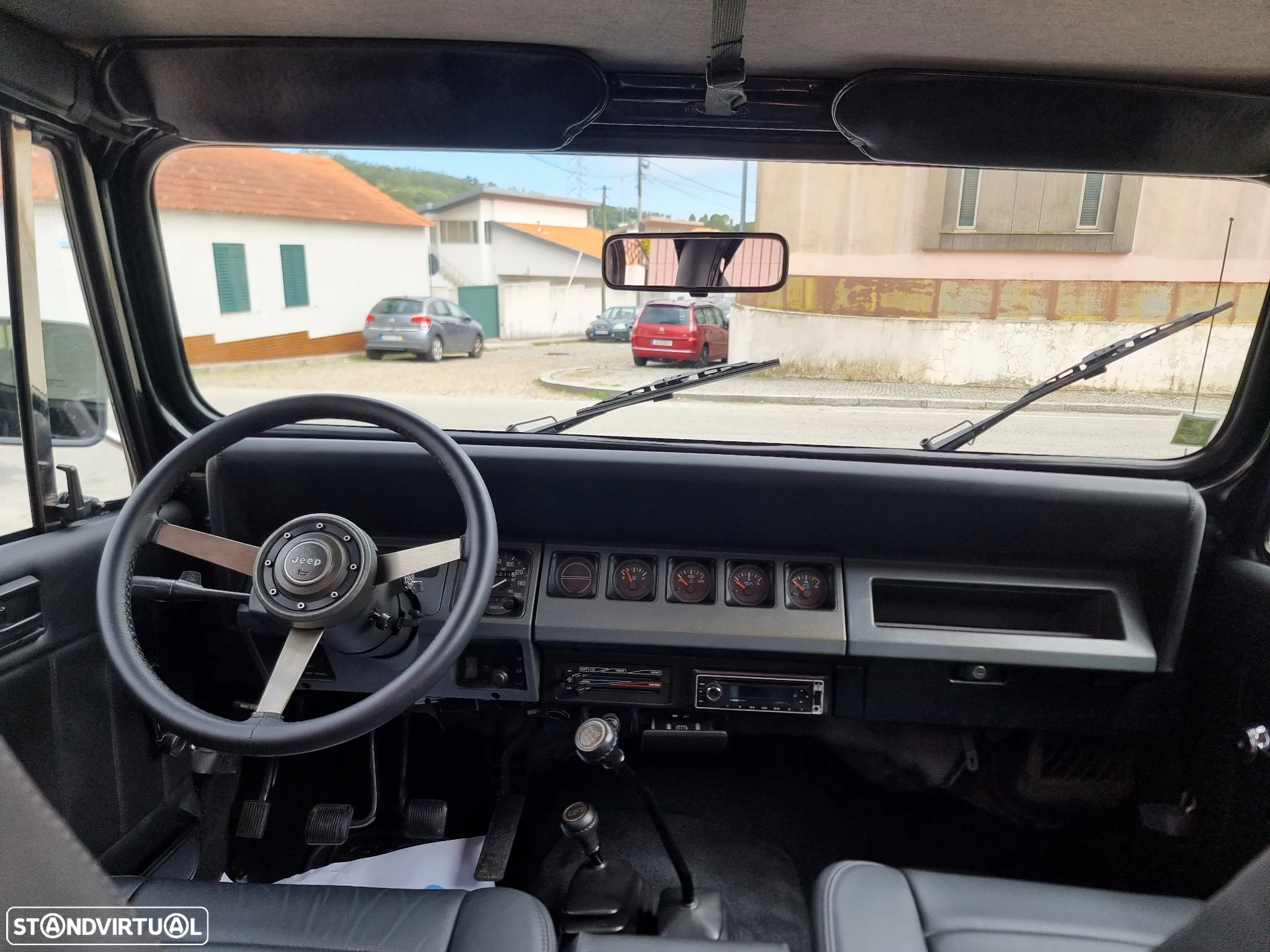 Jeep Wrangler - 12