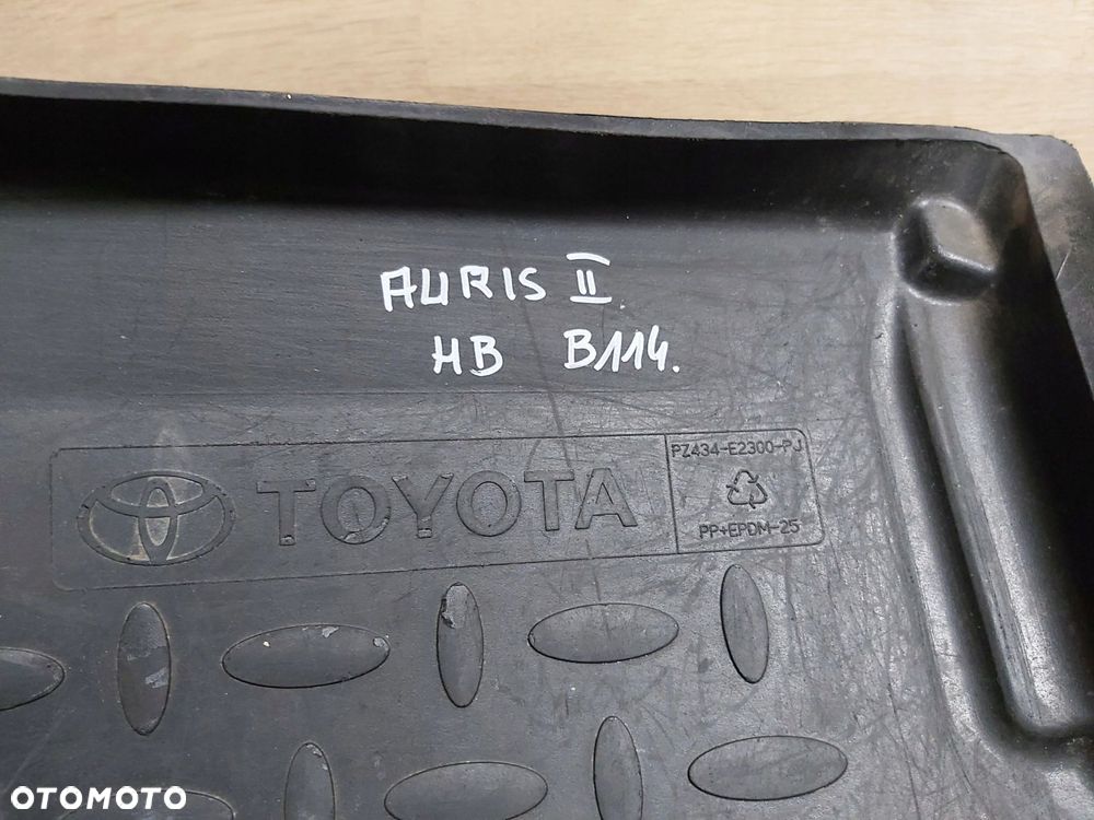 Toyota Auris II HB podłoga bagażnika wykładzina gumowa guma PZ434-E2300 - 3