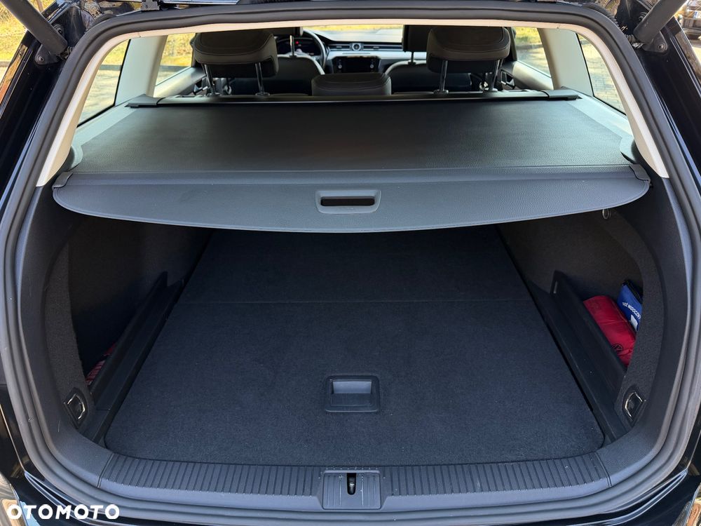 Volkswagen Passat 2.0 TDI SCR Comfortline - 14