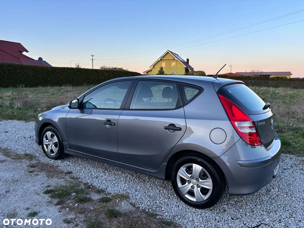 Hyundai i30 1.6 CRDi FIFA WM Edition - 12