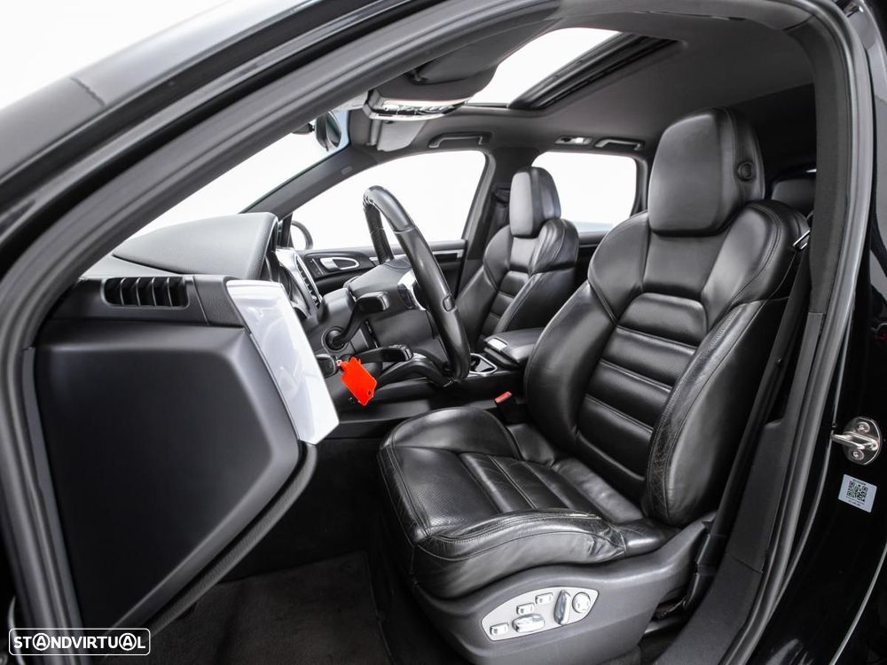 Porsche Cayenne - 10