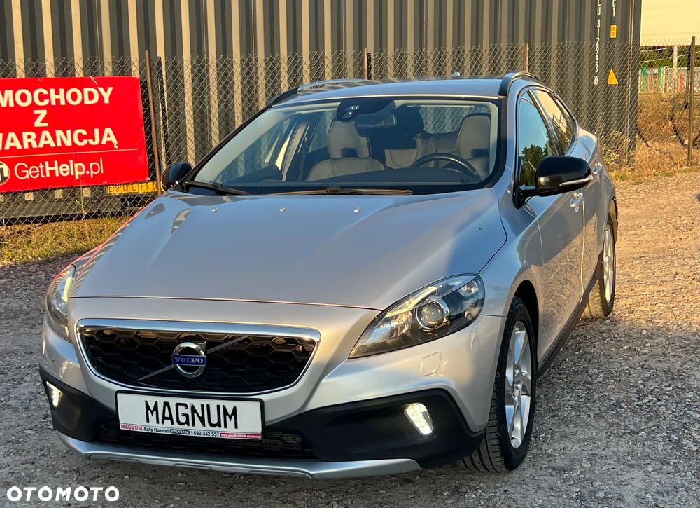 Volvo V40 Cross Country D2 Momentum - 1