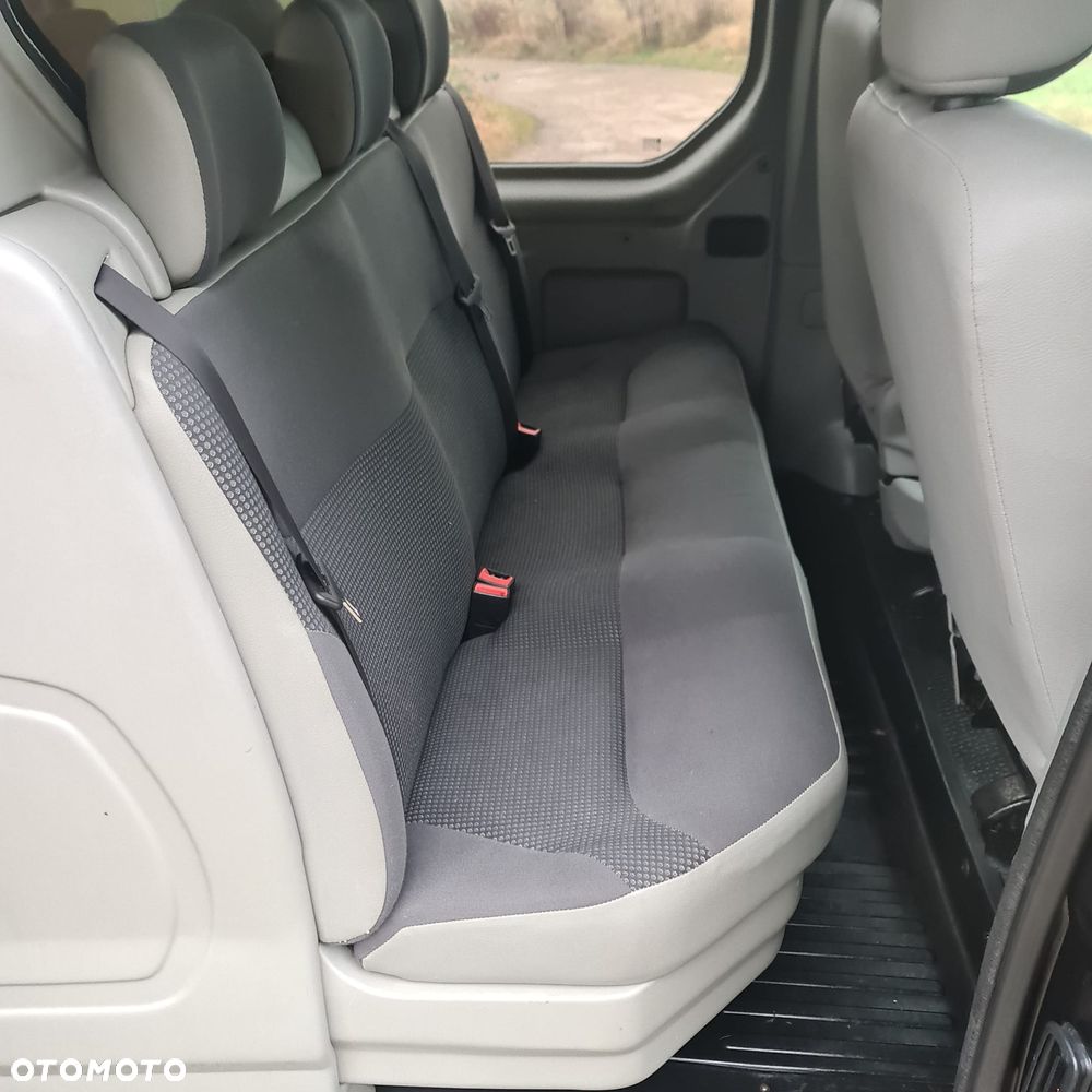 Opel VIVARO 6-OSOBOWY - 11