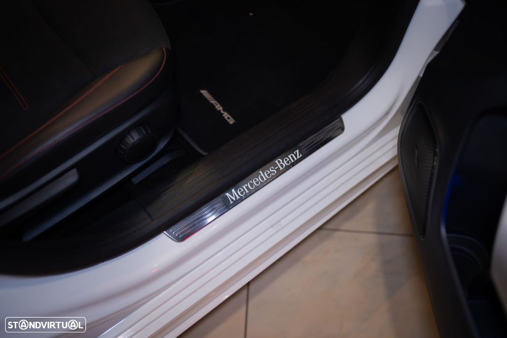 Mercedes-Benz A 250 e 8G-DCT AMG Line - 35
