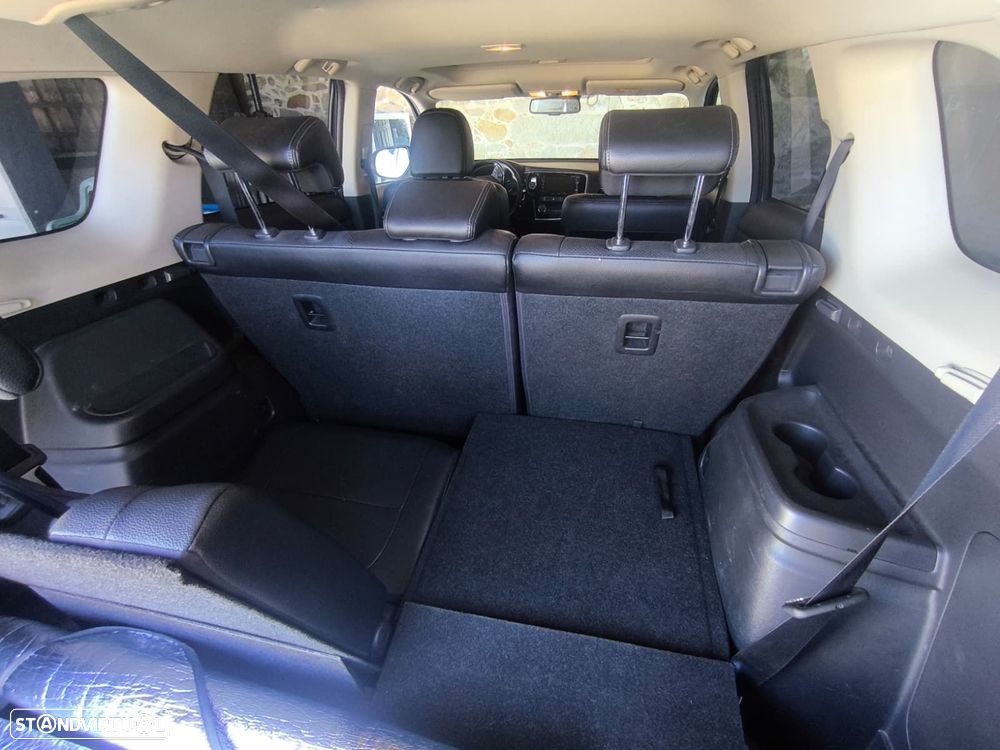 Mitsubishi Outlander 2.2 DI-D Instyle Navi - 8