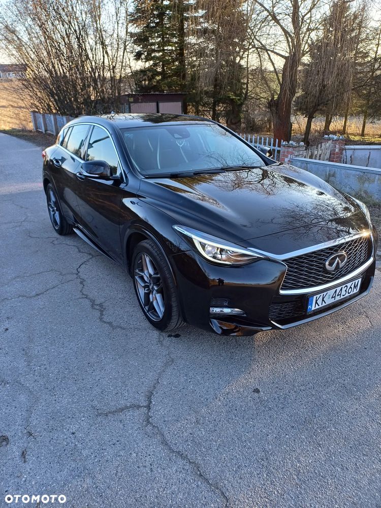 Infiniti Q30 1.6t DCT Premium - 2