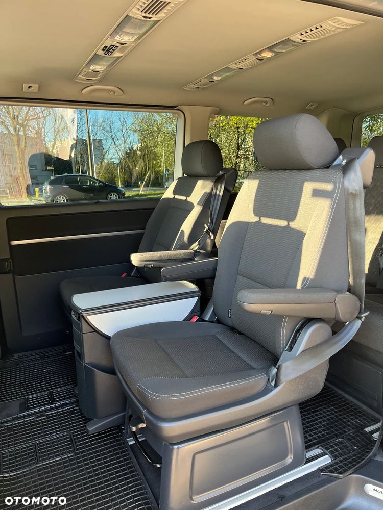 Volkswagen Multivan - 8