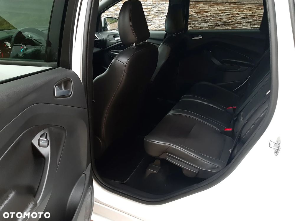 Ford Kuga 2.0 TDCi 4x4 ST-Line - 33