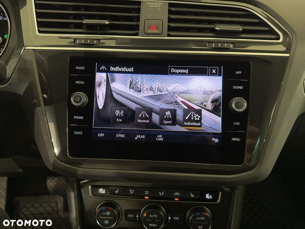 Volkswagen Tiguan - 25
