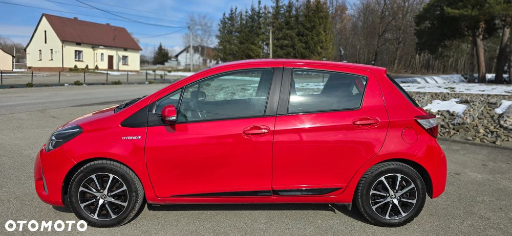 Toyota Yaris Hybrid 100 Premium EU6 - 15