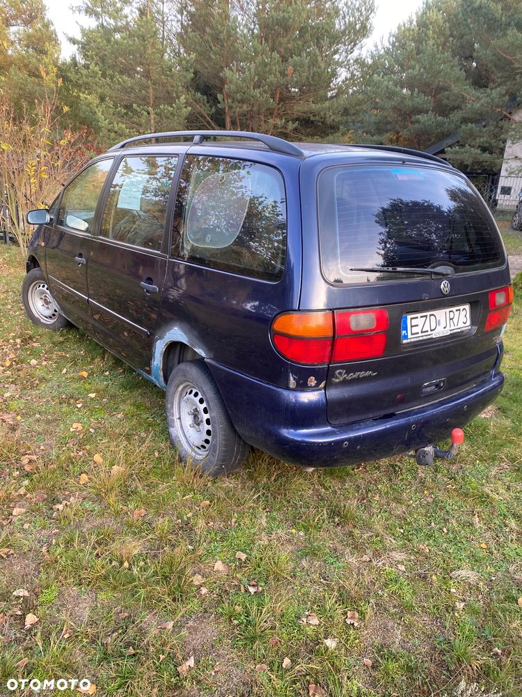 Volkswagen Sharan 1.9 TDI Highline - 4