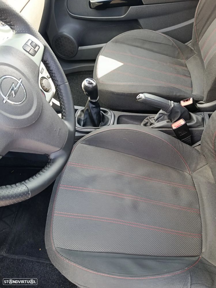 Opel Corsa 1.2 Color Race - 4