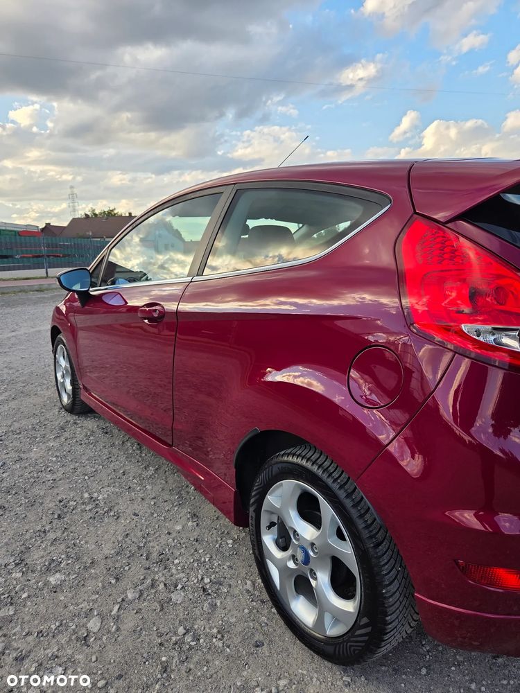 Ford Fiesta - 12
