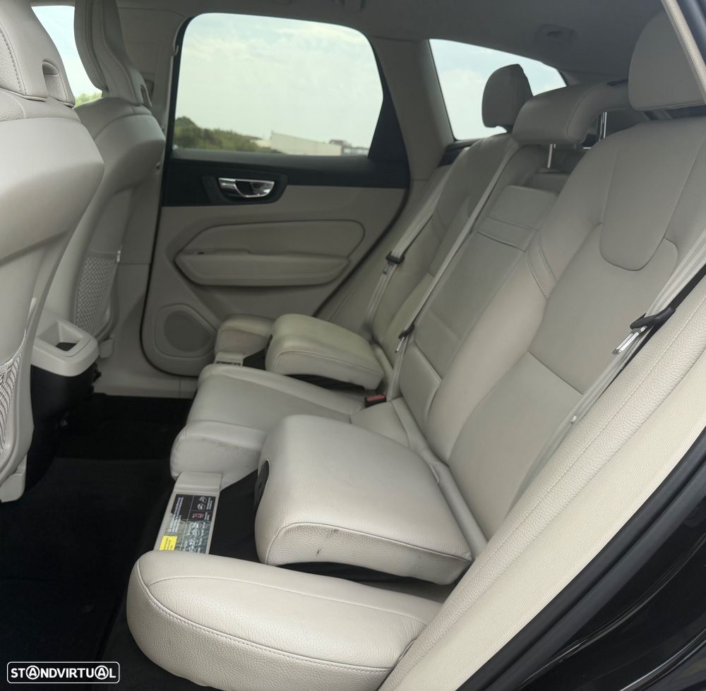 Volvo XC 60 2.0 D4 Inscription AWD Geartronic - 7