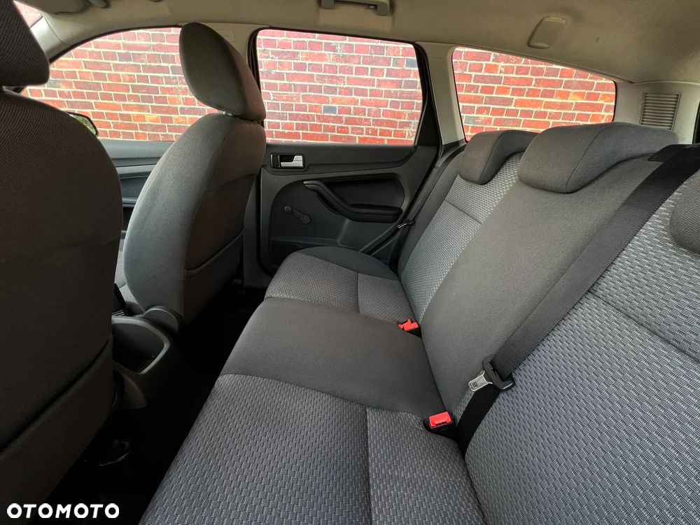 Ford Focus 1.8 Trend - 16