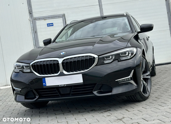 BMW Seria 3 320d xDrive MHEV Luxury Line