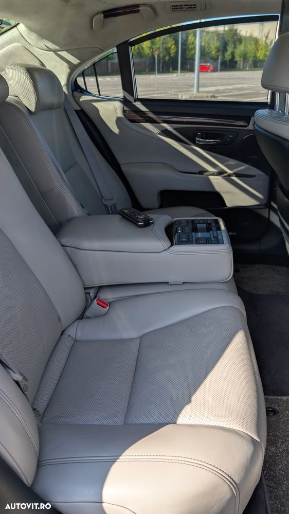 Lexus Seria LS - 13