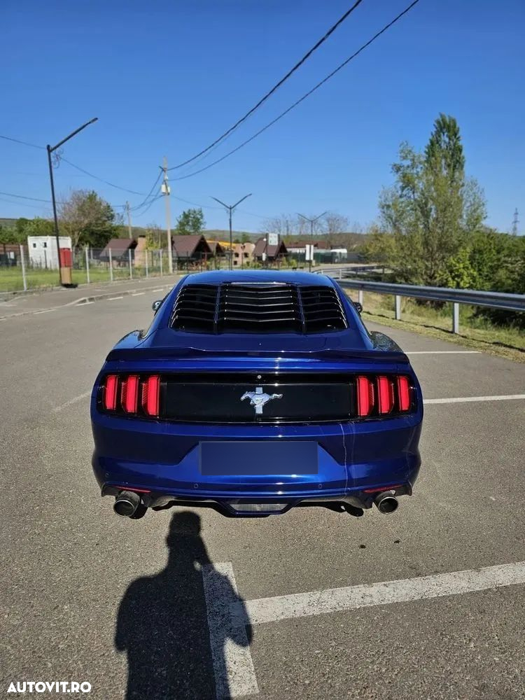 Ford Mustang - 3
