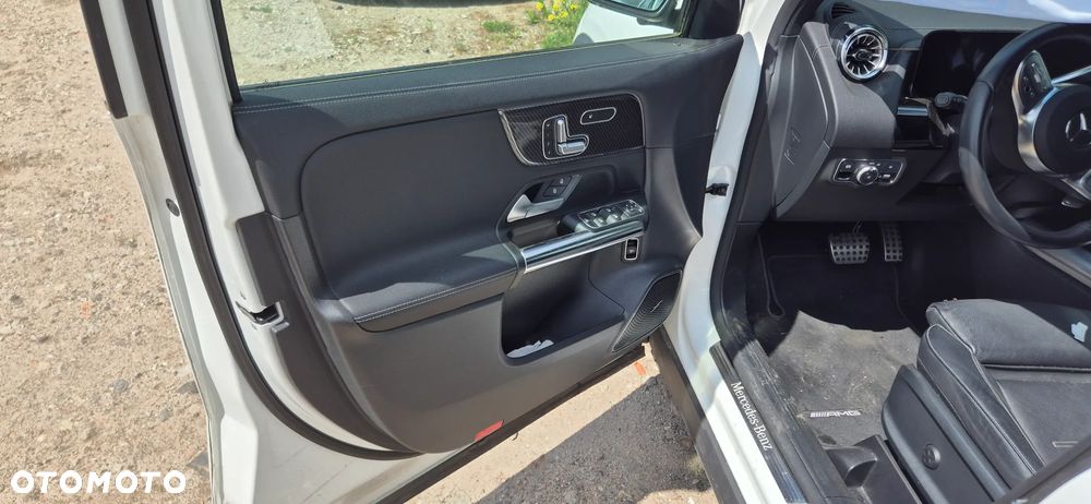 Mercedes-Benz GLA 200 AMG Line - 29