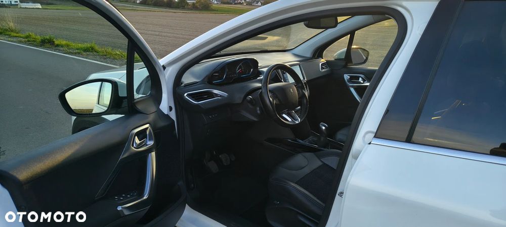 Peugeot 2008 - 11
