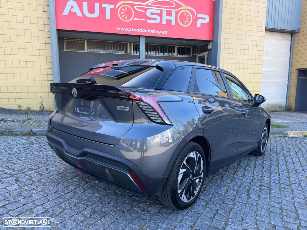 MG MG4 64 kWh Luxury - 15