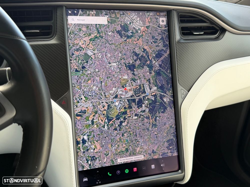 Tesla Model X - 26