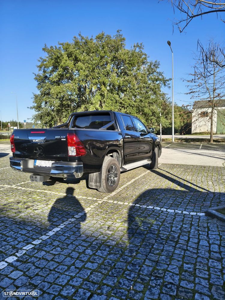 Toyota Hilux 2.4 D-4D 4WD CD CM Aut. - 3