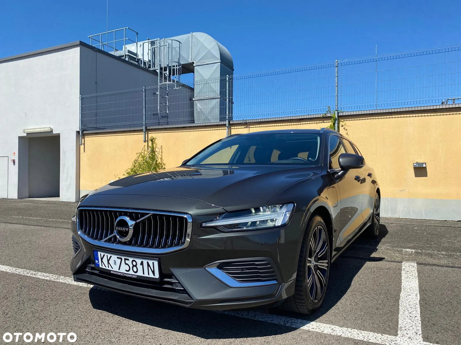 Volvo V60 T6 AWD Plug-In Hybrid Inscription - 4