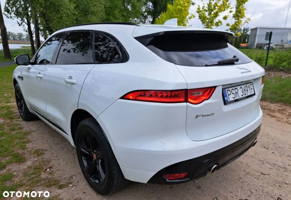 Jaguar F-Pace - 8