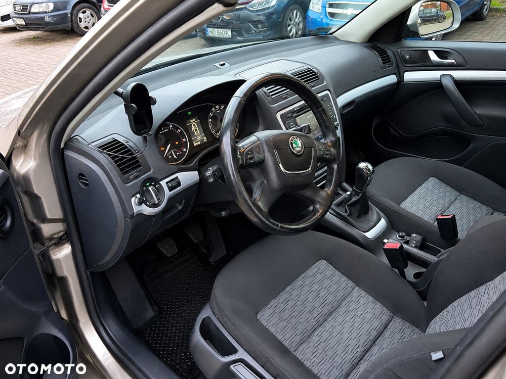 Skoda Octavia 1.8 TSI Ambiente - 3