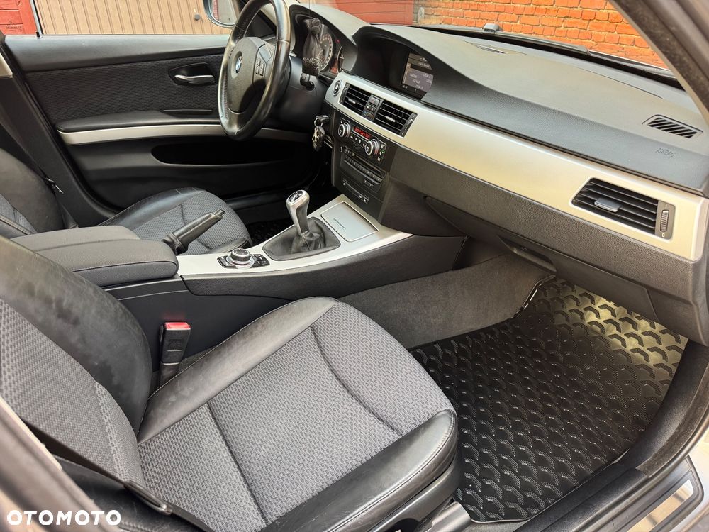 BMW Seria 3 320d - 13