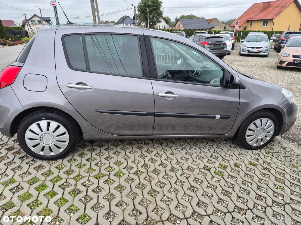 Renault Clio 1.2 16V 75 Dynamique - 9