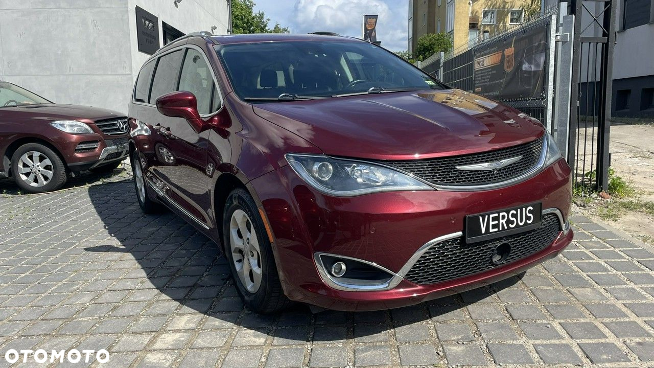 Chrysler Pacifica - 3