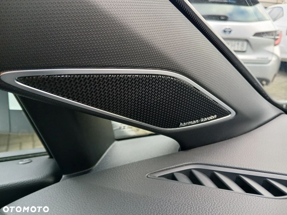 Volkswagen Golf 1.5 eTSI OPF DSG R-Line - 29