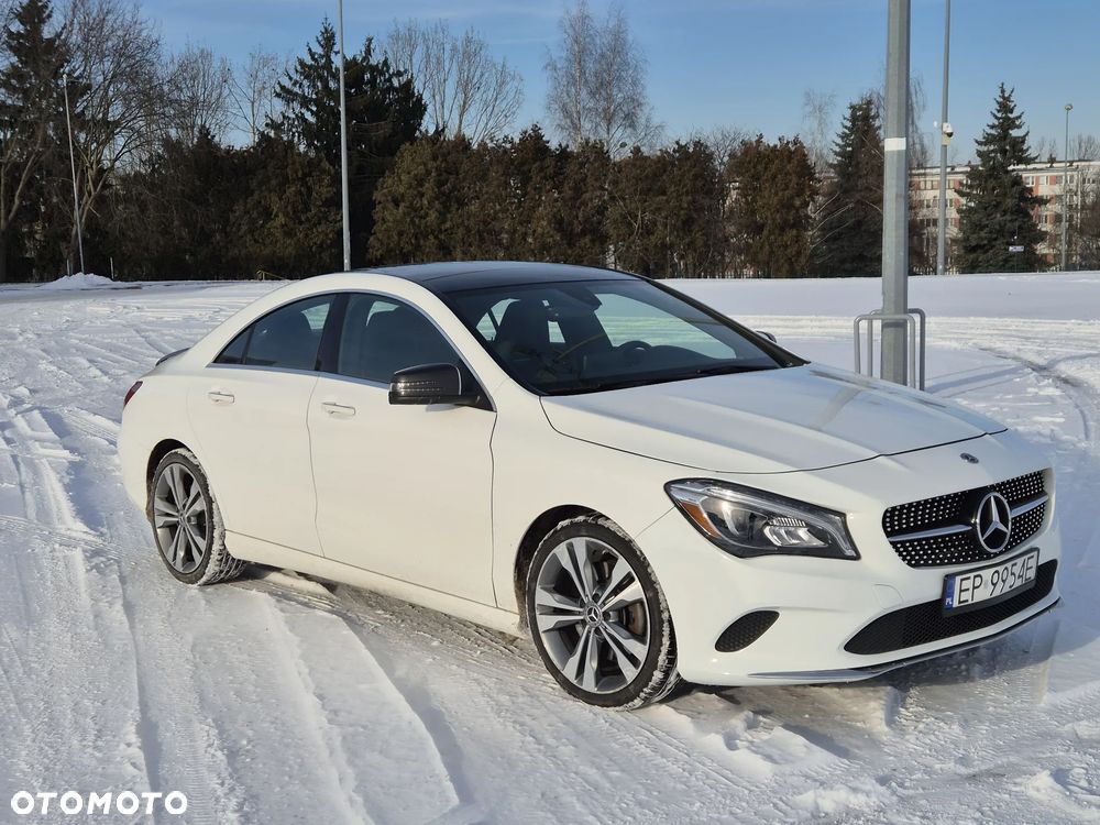 Mercedes-Benz CLA 250 4Matic 7G-DCT - 17