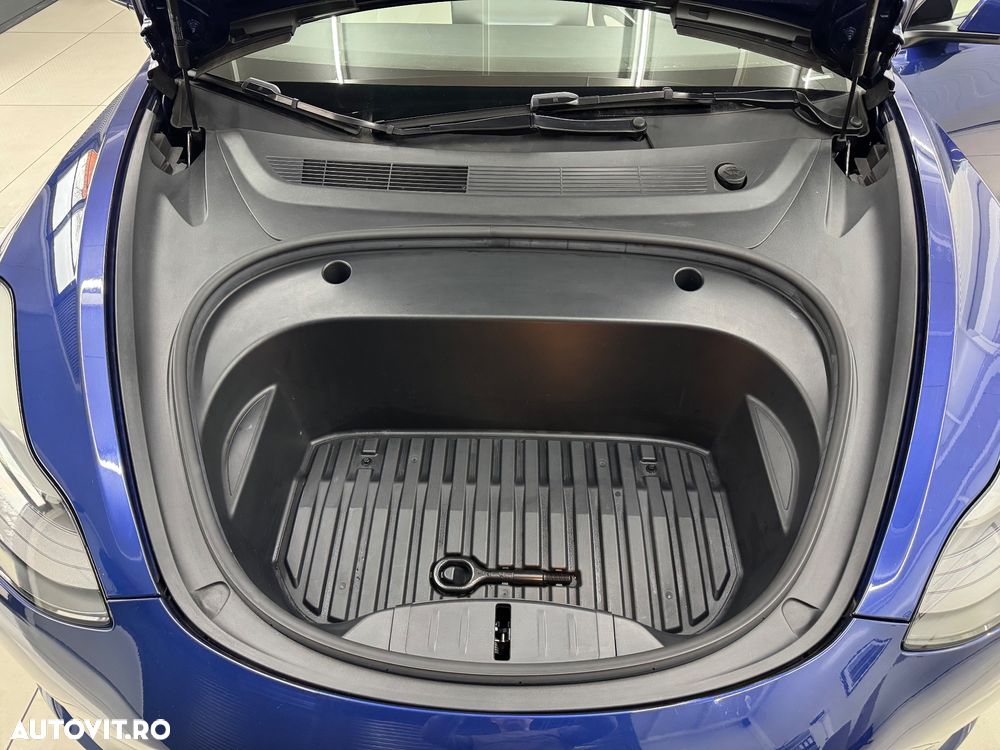 Tesla Model 3 Langstreckenbatterie Allradantrieb Dual Motor - 26