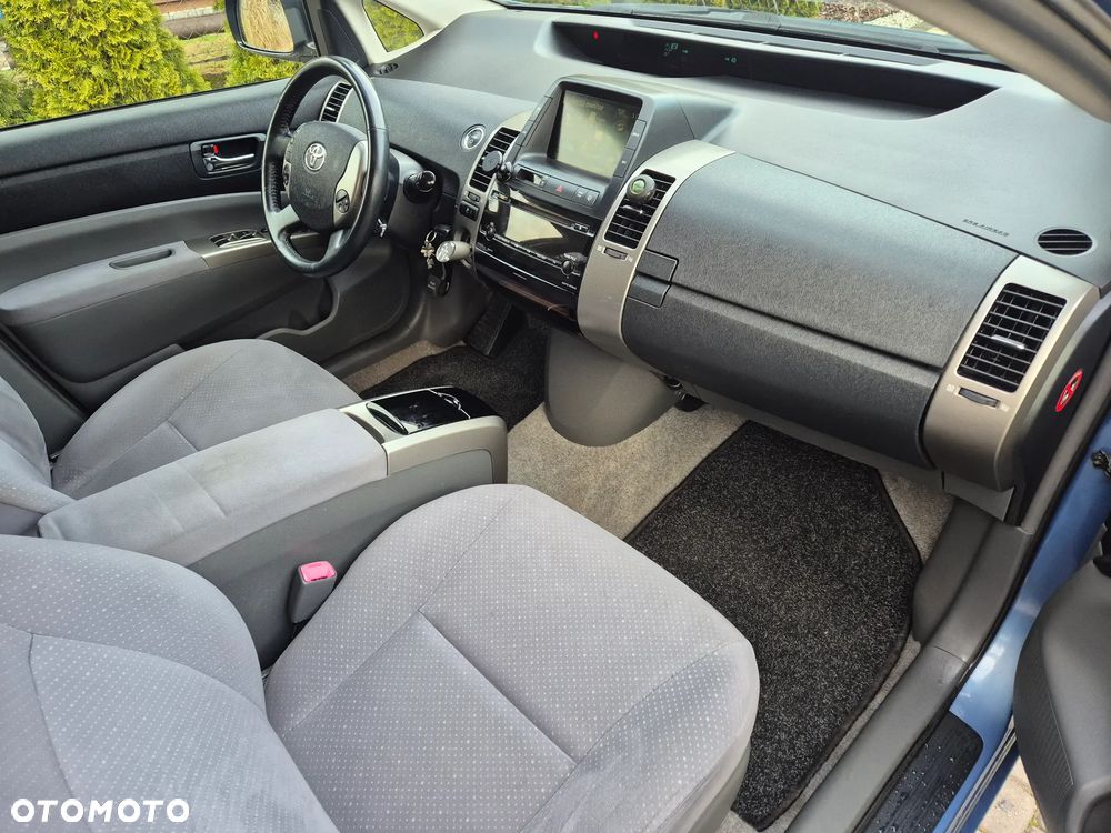 Toyota Prius 1.5 VVT-i Sol - 11