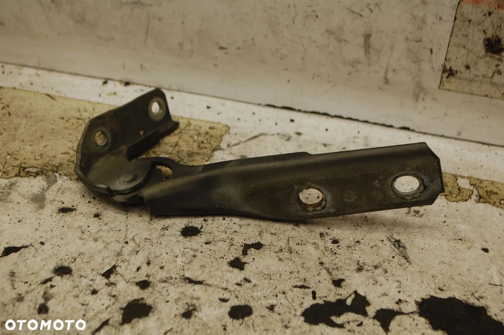 ZAWIAS MASKI LEWY PRAWY PRZÓD PRZEDNI 8P0823302 8P0823301 AUDI A3 8P LY3J - 9