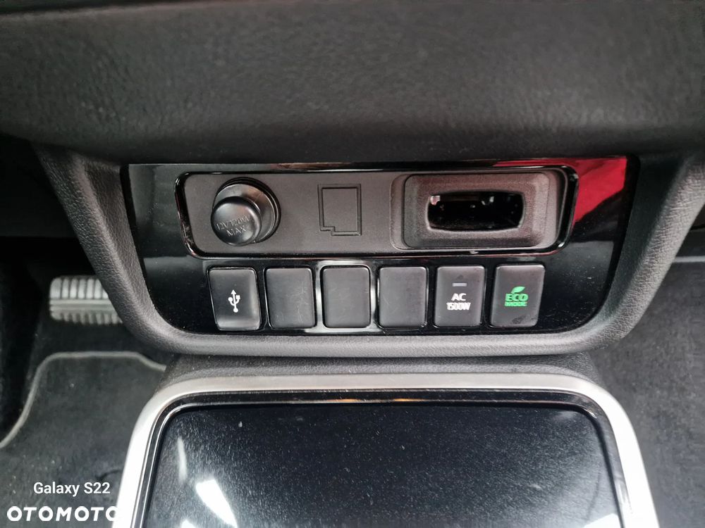 Mitsubishi Outlander - 24