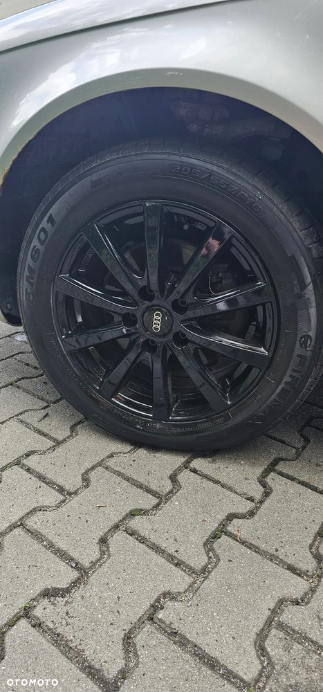 Audi A4 Limousine - 11
