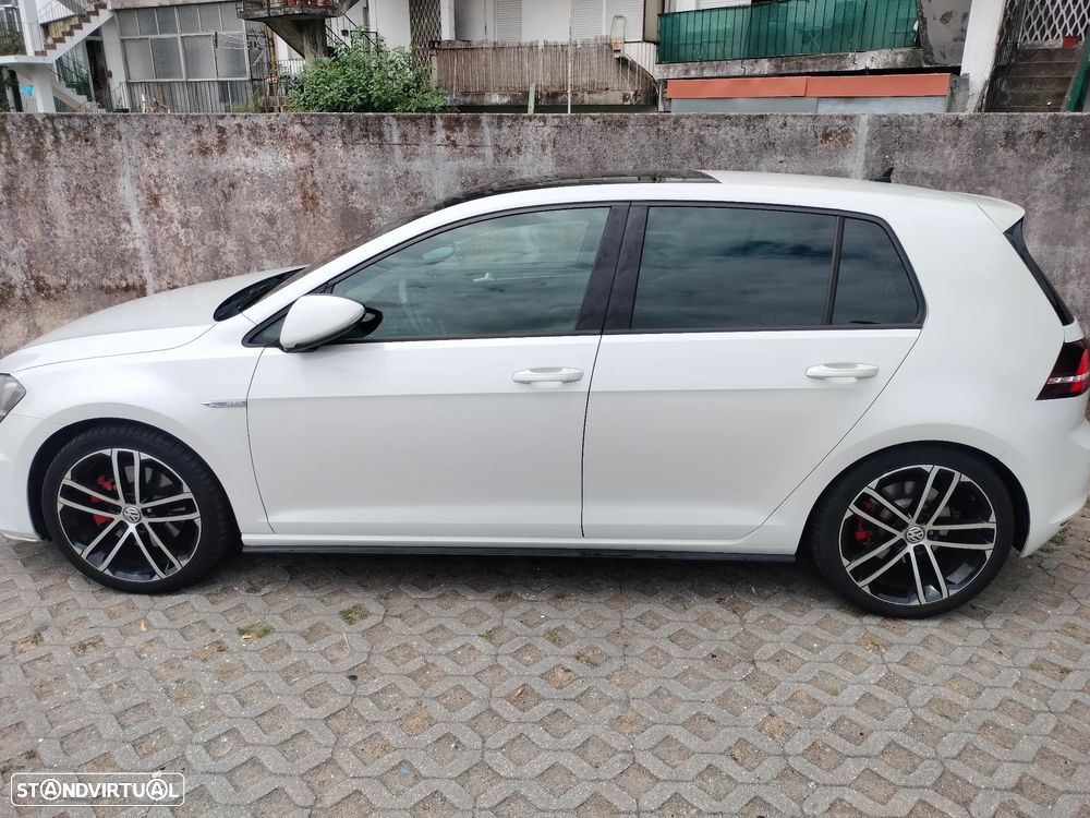 VW Golf - 9
