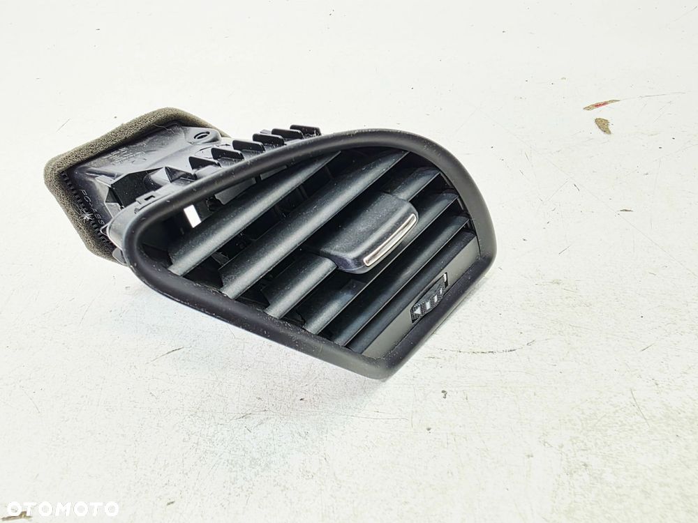 KRATKA NAWIEWU PRAWA CZARNY MAT AUDI A4 B8 8K1820902B - 3