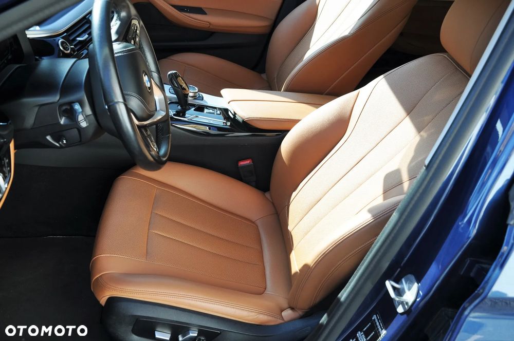 BMW Seria 5 520d mHEV - 13