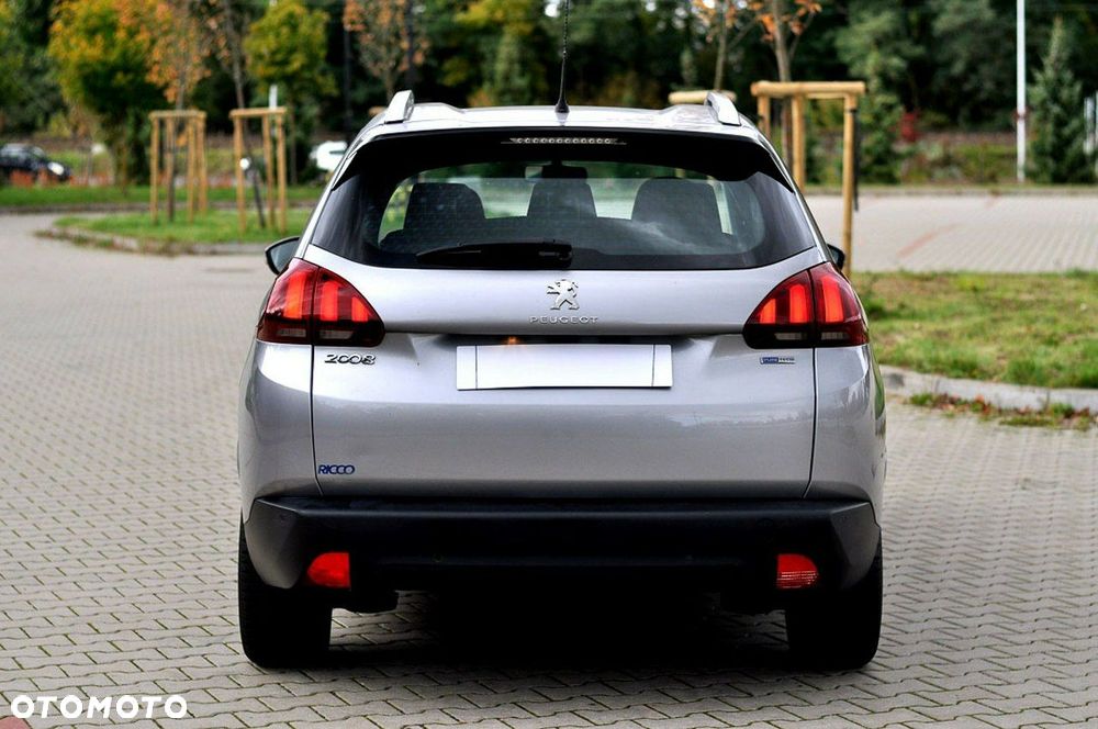 Peugeot 2008 1.2 Pure Tech Active S&S - 28