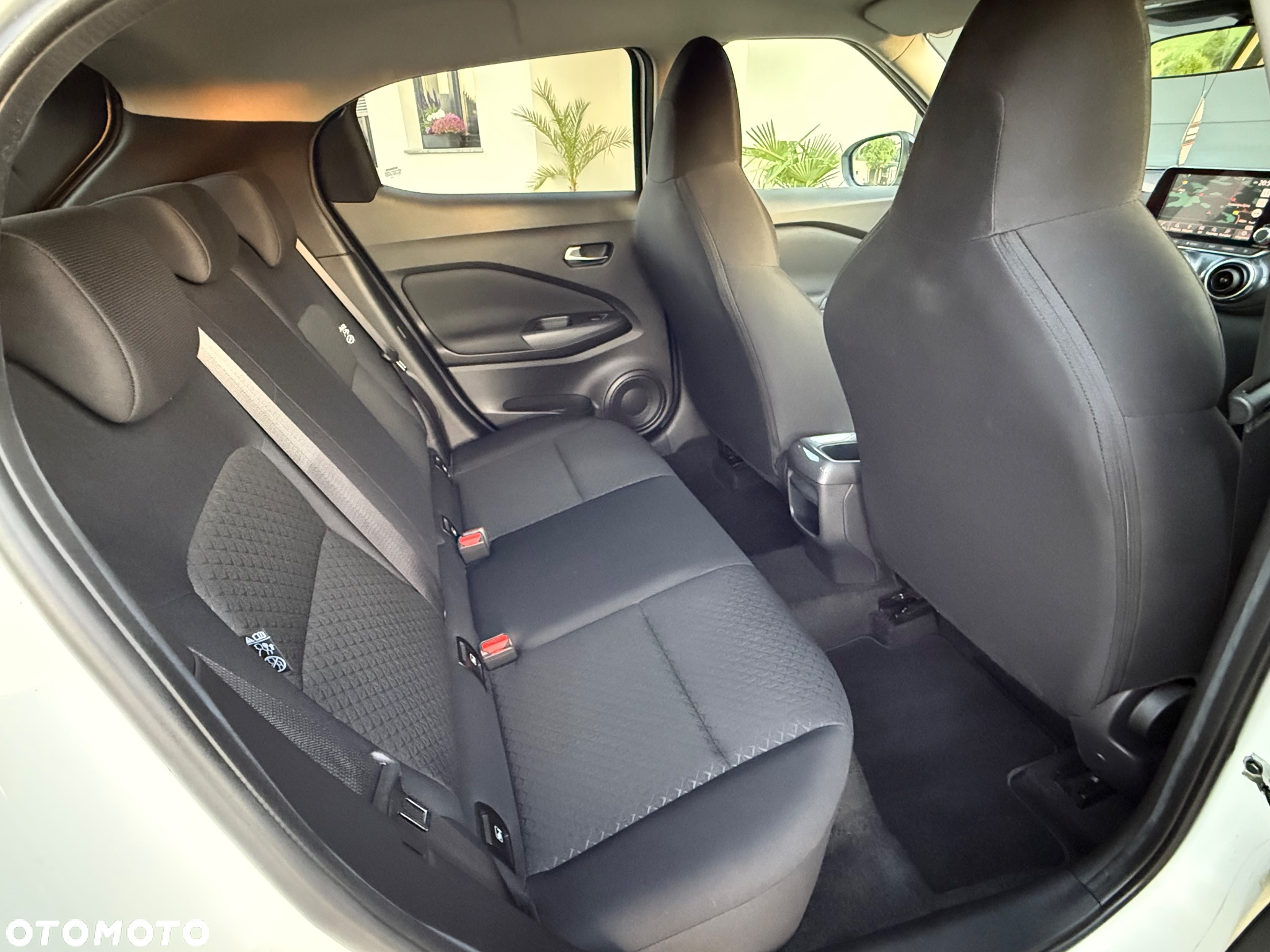 Nissan Juke 1.0 DIG-T Acenta - 31