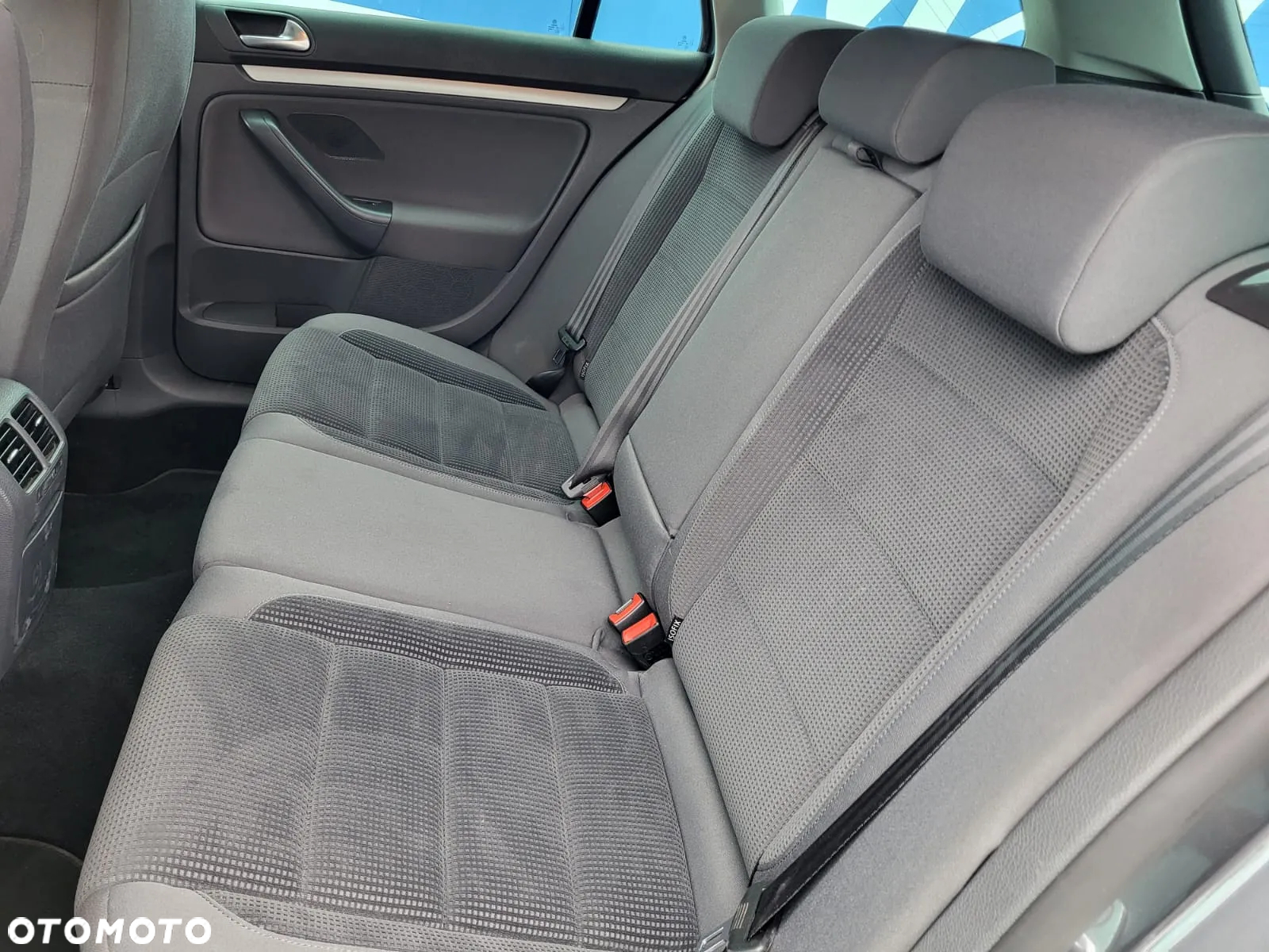 Volkswagen Golf Variant 1.9 TDI DPF Trendline BlueMotion - 11