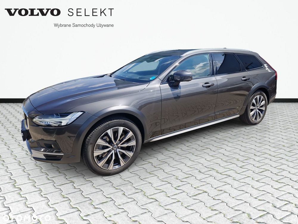 Volvo V90 Cross Country - 1