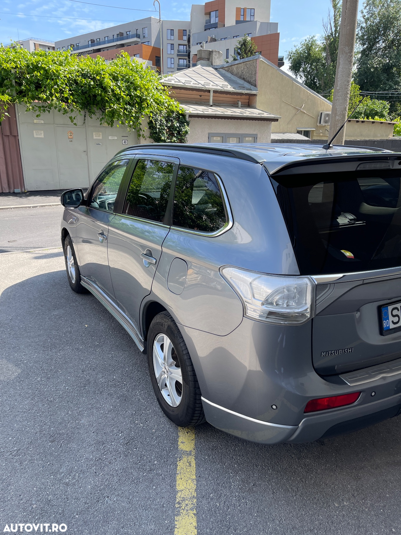 Mitsubishi Outlander 2.0 4WD Plug-In Hybrid - 4