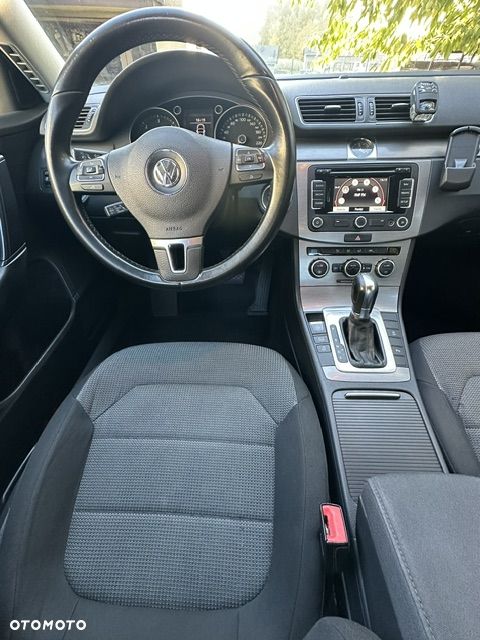 Volkswagen Passat 2.0 TDI Comfortline DSG - 12